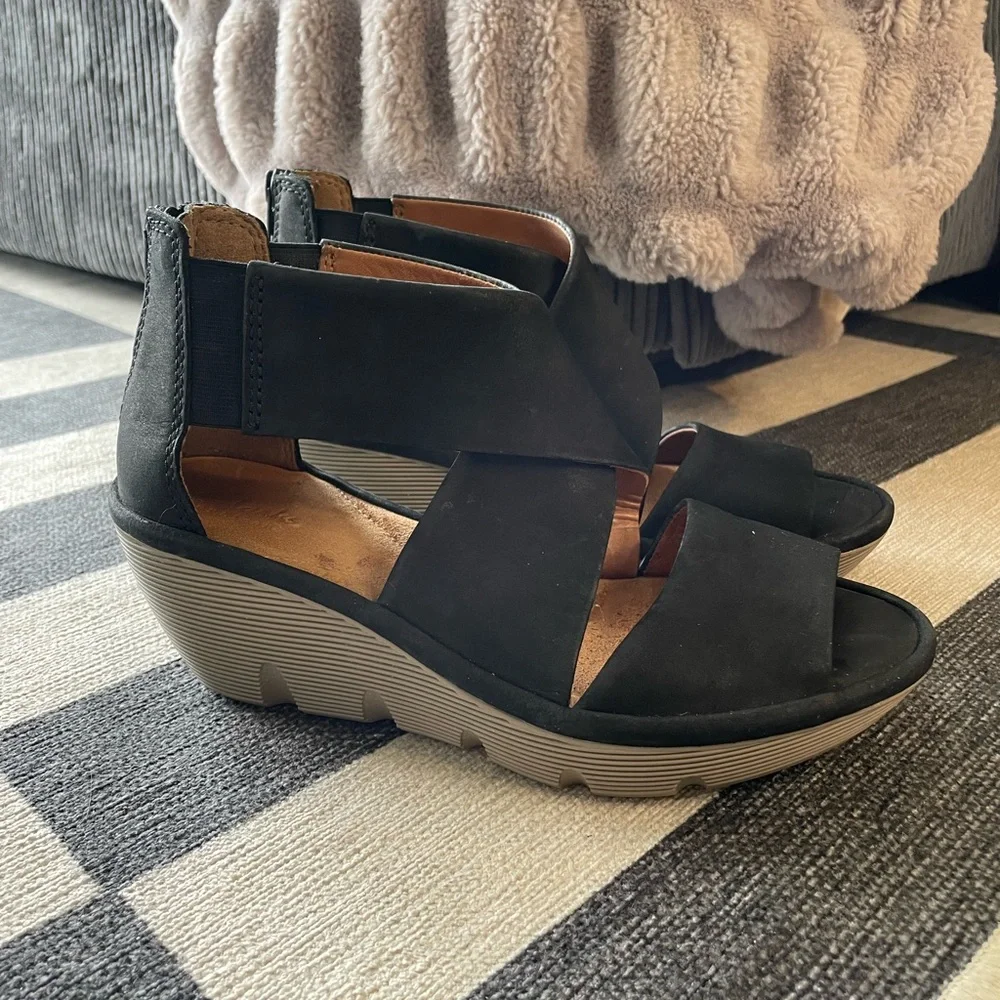 Clarks Black Wedge Sandals - Picture 3 of 6
